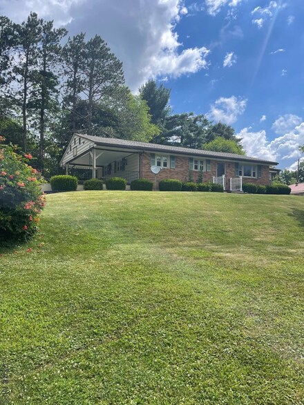 151 Plum St, Davidsville, PA 15928