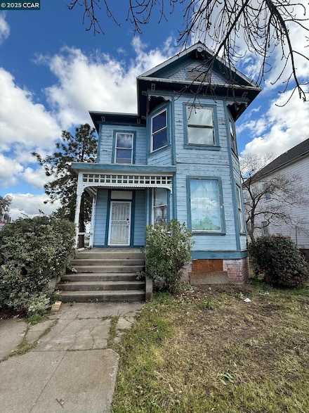 151 S 3rd Ave, Oakdale, CA 95361