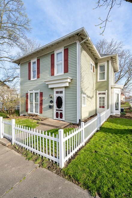 201 W Walnut St, Greencastle, IN 46135