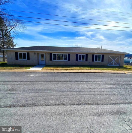 301 Highland Ave, Petersburg, WV 26847