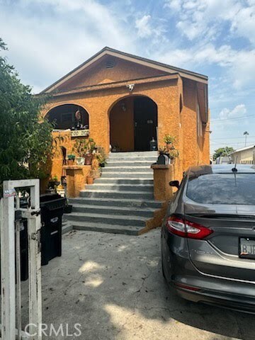 7102 Estrella Ave, Los Angeles, CA 90044