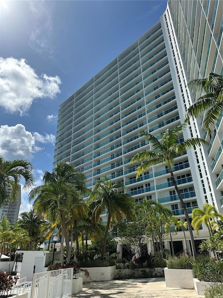 100 Bayview Dr Unit 505, Sunny Isles Beach, FL 33160