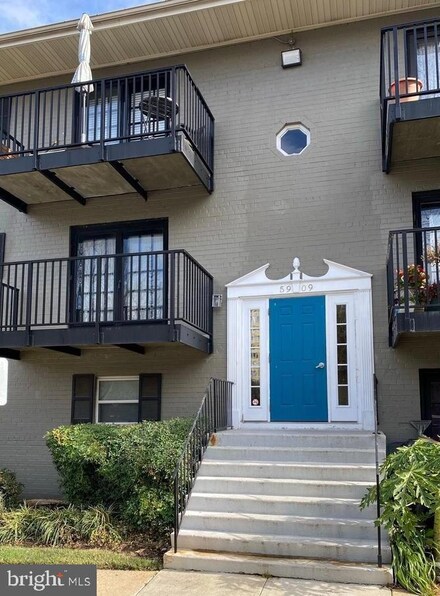 5909 Quantrell Ave Unit 103, Alexandria, VA 22312