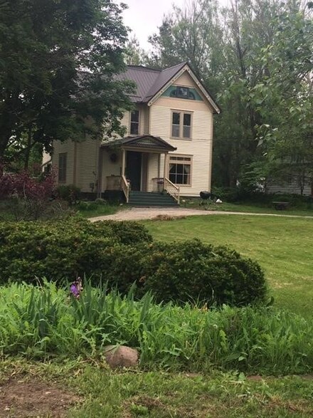 707 S Main St, Fairfield, IA 52556