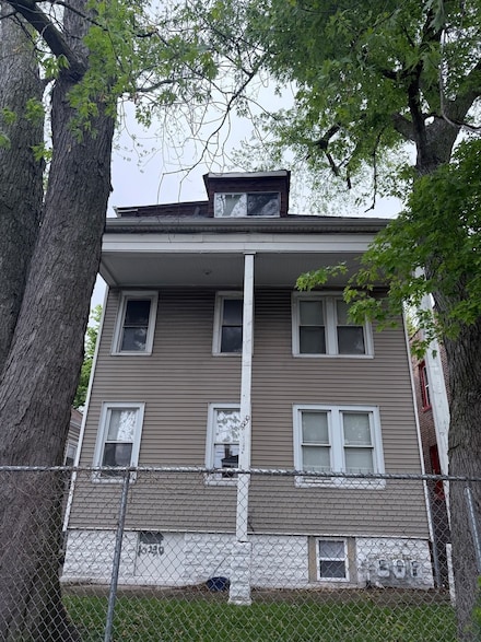 10230 S Yates Blvd, Chicago, IL 60617