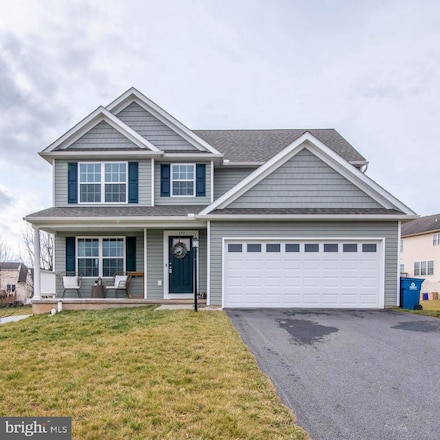 170 Payne Dr, Mount Wolf, PA 17347