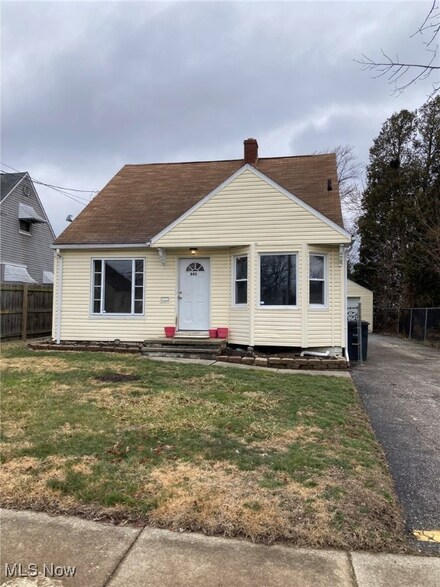 843 Silvercrest Ave, Akron, OH 44314