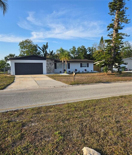 3014 Southern Pkwy W, Bradenton, FL 34205