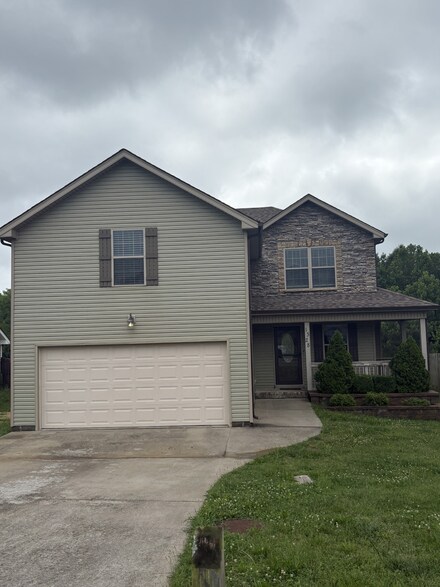 1328 Freedom Dr, Clarksville, TN 37042
