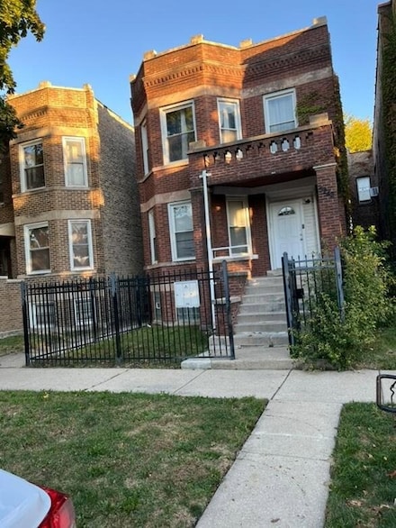 5242 W Adams St, Chicago, IL 60644