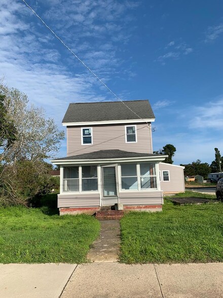 3502 Main St, Chincoteague Island, VA 23336