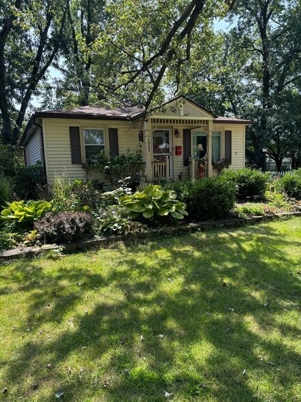 1924 Barton Blvd, Rockford, IL 61103