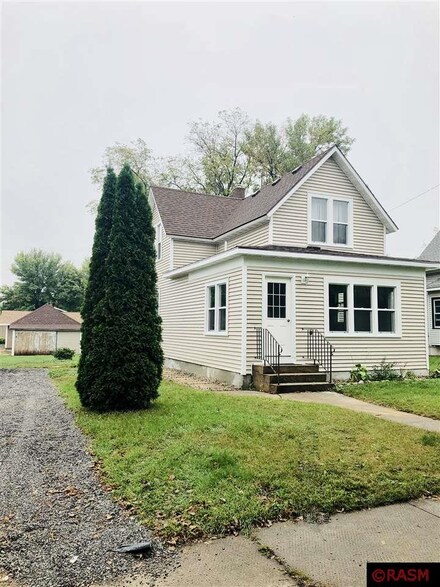 740 1st Ave, Gibbon, MN 55335