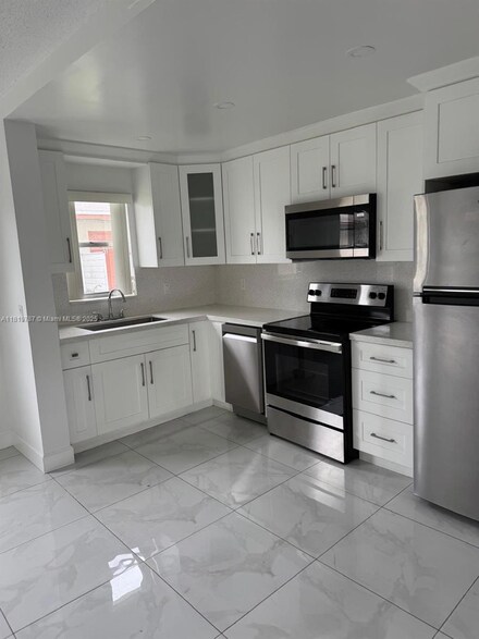 4933 Hollywood Blvd Unit 105, Hollywood, FL 33021