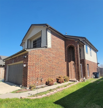 6468 Regina Dr, Fort Worth, TX 76131