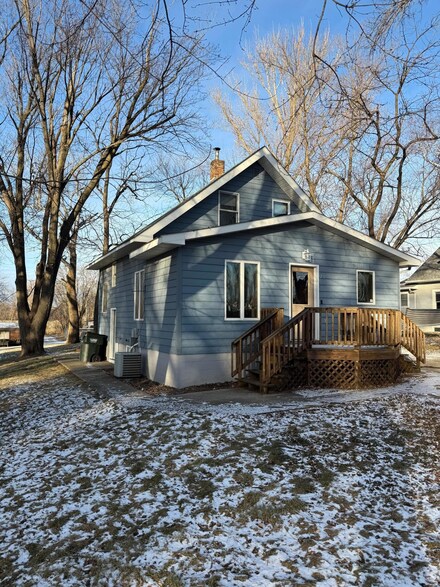 210 Jupiter St S, Cosmos, MN 56228