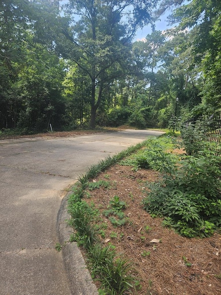 12 Shamroque Dr, Laurel, MS 39440