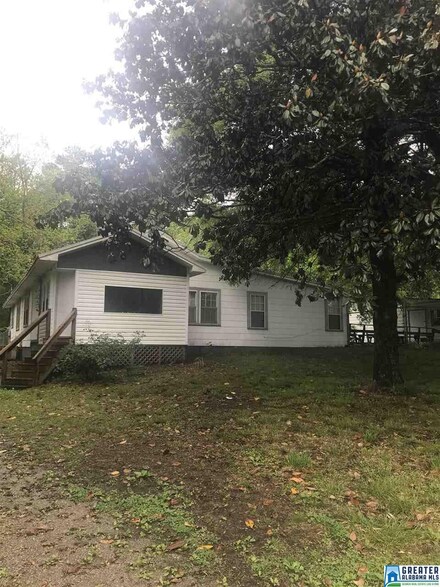 7170 Taylors Ferry Rd, Bessemer, AL 35023