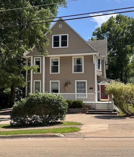 518 E 2nd St, Dixon, IL 61021