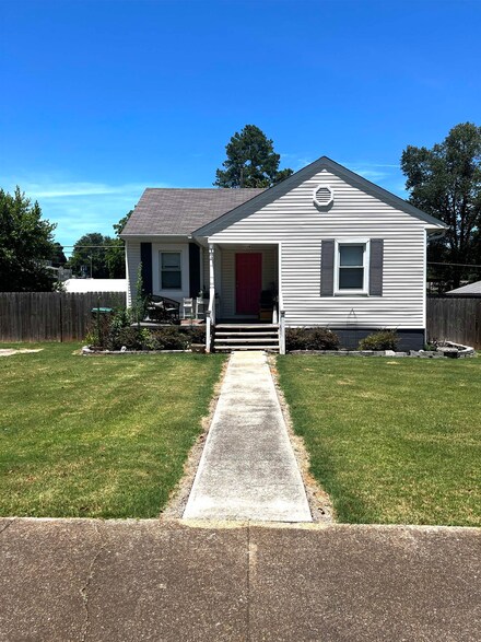 1605 Hillcrest Ave, Sheffield, AL 35660