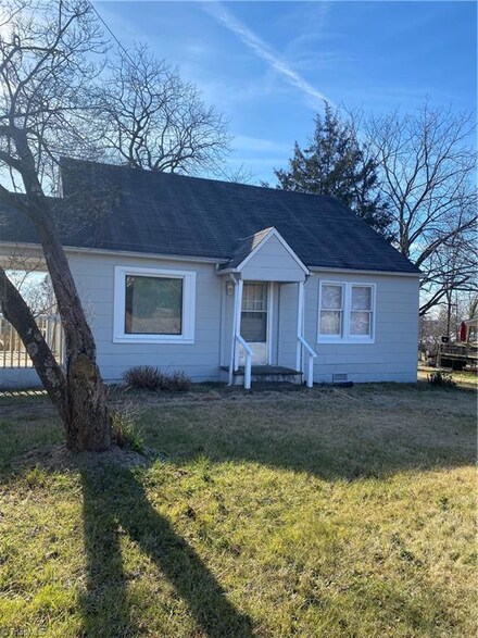 4515 Lansing Dr, Winston Salem, NC 27105