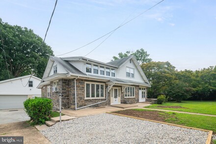 4000 Evans Ln, Drexel Hill, PA 19026