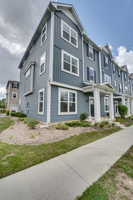 1622 Albany St, Grayslake, IL 60030