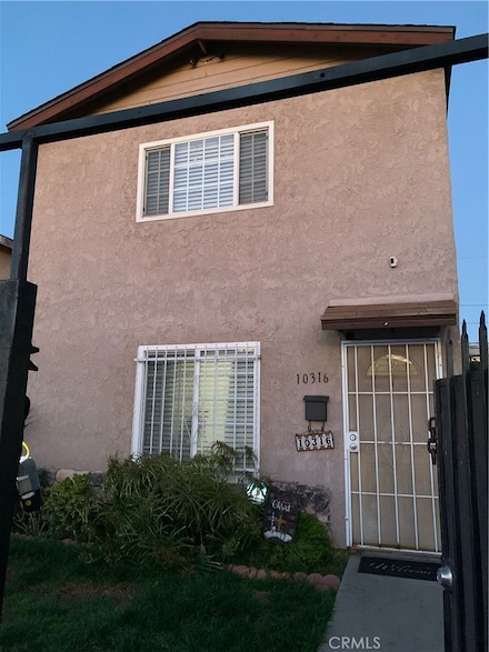 10316 S San Pedro St, Los Angeles, CA 90003