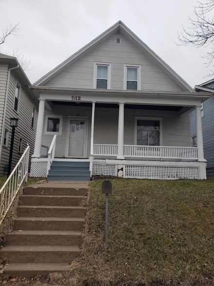 512 W 8th St, Muscatine, IA 52761