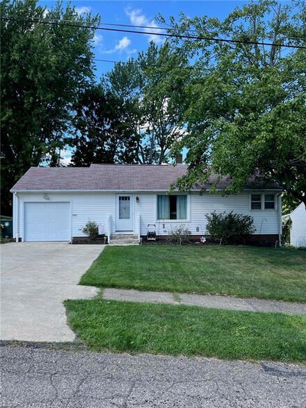 3861 Bernard Ave NW, Canton, OH 44709