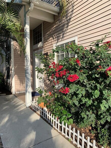 131 Bristol Ln Unit C-16, Naples, FL 34112