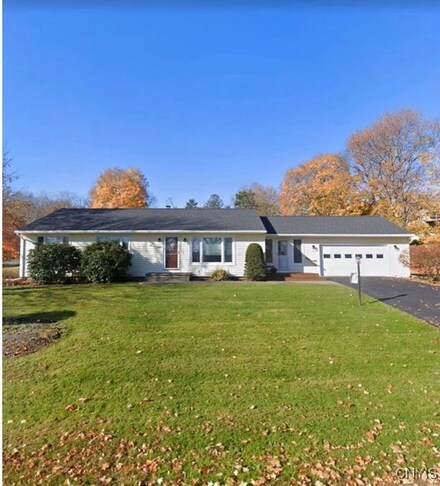 18 Jessica Place, Whitesboro, NY 13492