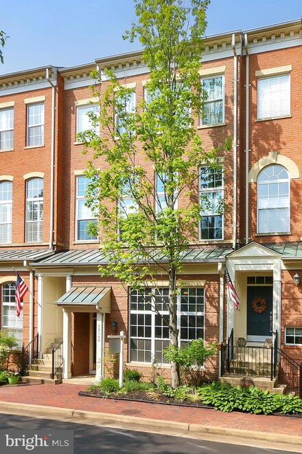 5016 Barbour Dr Unit A, Alexandria, VA 22304