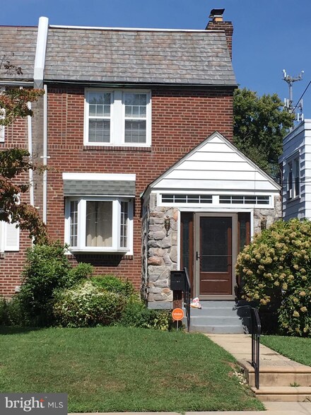 907 Myra Ave, Lansdowne, PA 19050