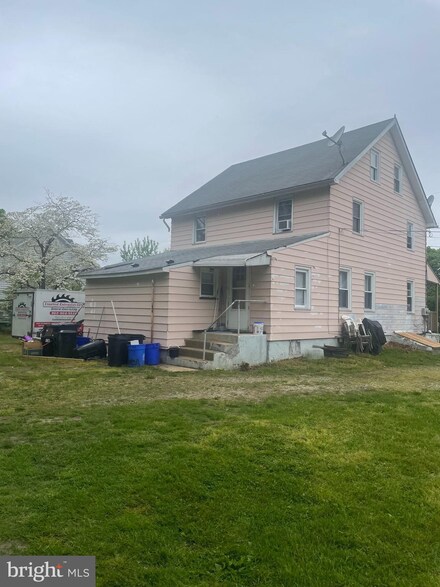 811 W Summer Ave, Minotola, NJ 08341