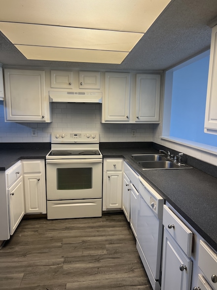 27 Sycamore Ct, Antioch, TN 37013