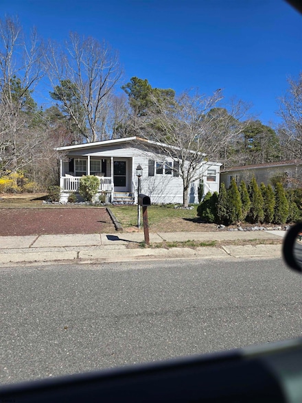 43 Hickory Ln, Weymouth, NJ 08330