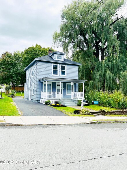 115 Lomasney Ave, Schenectady, NY 12308