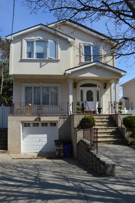 11 Terrace Ave, Staten Island, NY 10309