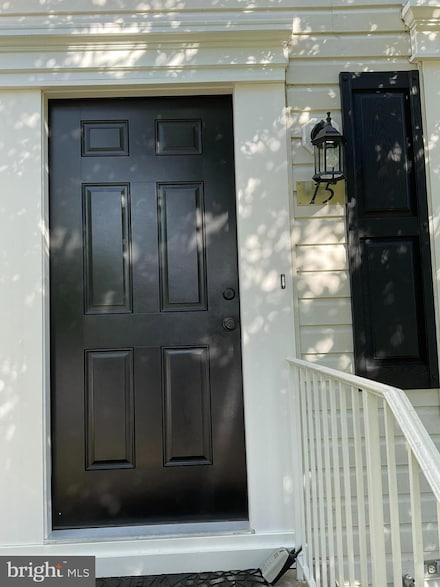 15 Gemstone Ct, Windsor Mill, MD 21244