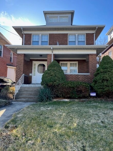 2833 Voelkel Ave, Pittsburgh, PA 15216