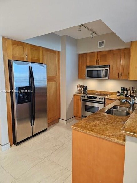 1755 E Hallandale Beach Blvd Unit 1004E, Hallandale Beach, FL 33009