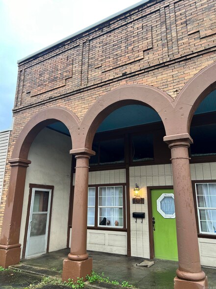 101 E 9th Ave, Leola, AR 72084