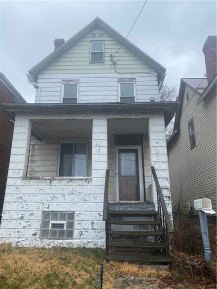 332 W 10th Ave, Tarentum, PA 15084