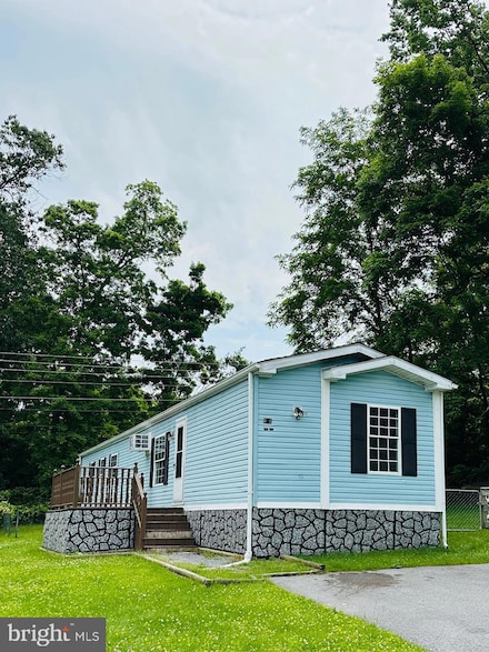606 Fancy Filly Cir, Martinsburg, WV 25403