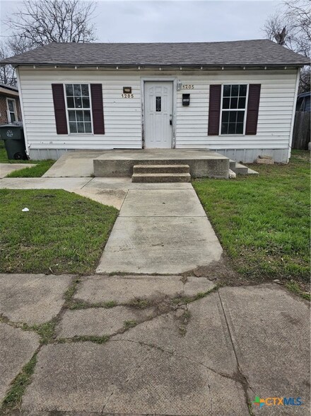 1205 S 19th St, Temple, TX 76504