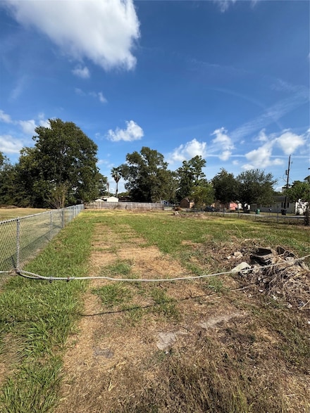 8157 Lynette St, Houston, TX 77028