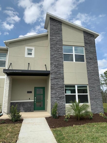 8957 Cabot Cliffs Dr, Davenport, FL 33896