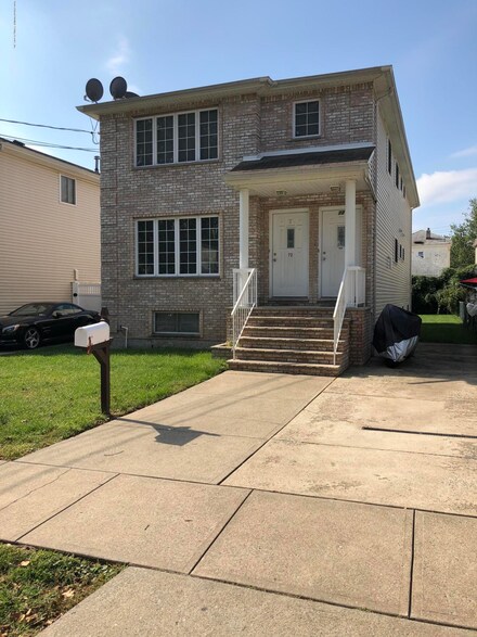 72 Stobe Ave, Staten Island, NY 10306
