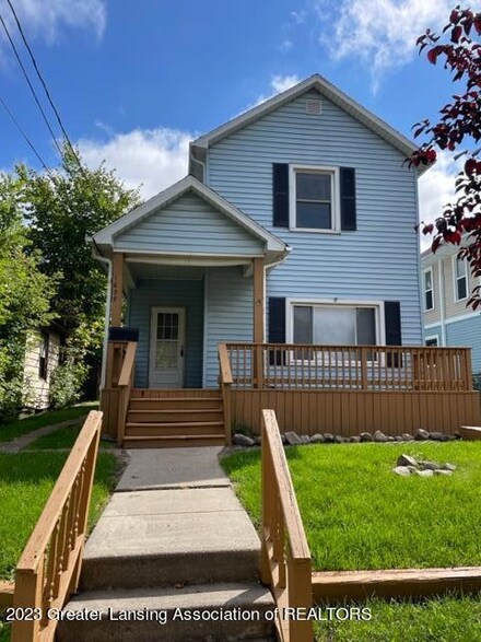 1609 Herbert St, Lansing, MI 48910